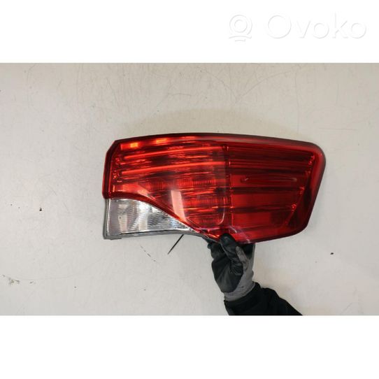 Toyota Avensis T270 Lampa tylna 