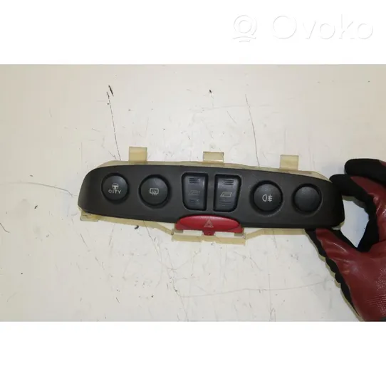 Fiat Punto (188) Interrupteur commade lève-vitre 