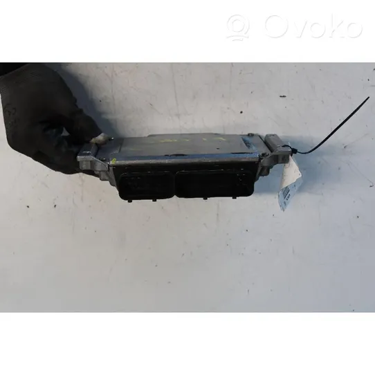 Fiat Doblo Polttoaineen ruiskutuksen ohjainlaite/moduuli 