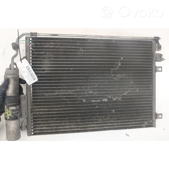 Renault Clio III Radiateur condenseur de climatisation 