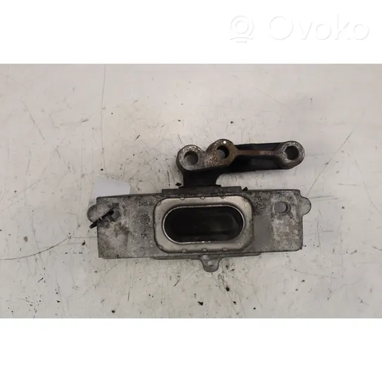 Fiat Freemont Engine mount bracket 