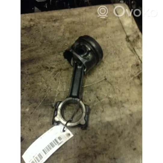 Renault Clio II Piston with connecting rod 