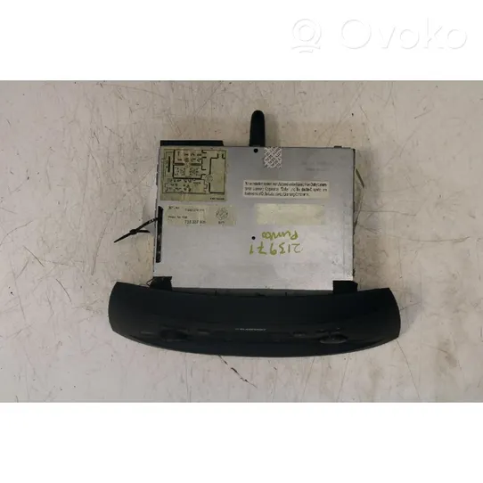 Fiat Punto (188) Panel / Radioodtwarzacz CD/DVD/GPS 