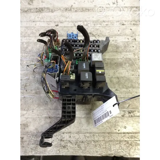 Ford Mondeo Mk III Fuse module 