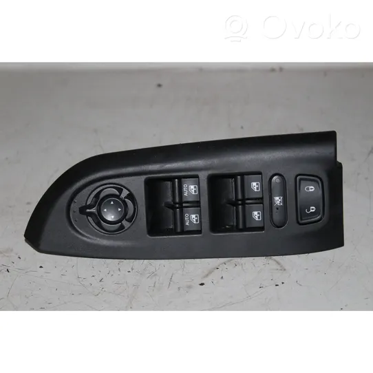 Fiat 500X Electric window control switch 