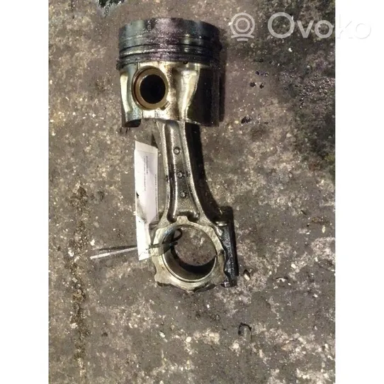 Opel Astra H Piston with connecting rod 