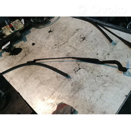 Ford S-MAX Front wiper blade arm 