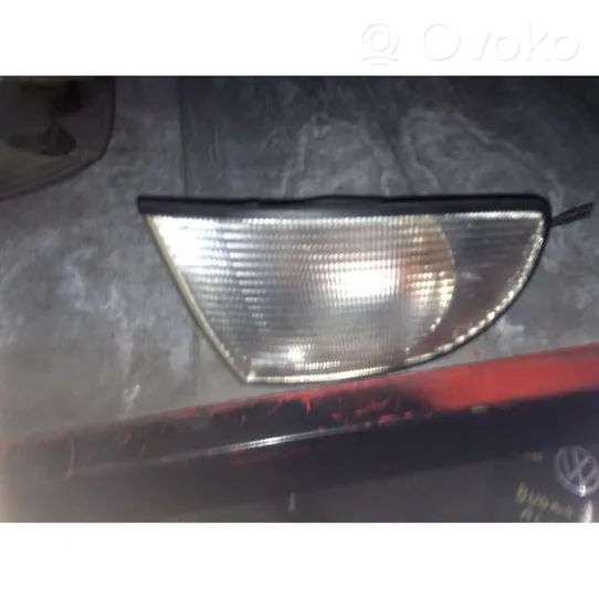 Audi A4 S4 B5 8D Lampa przednia 