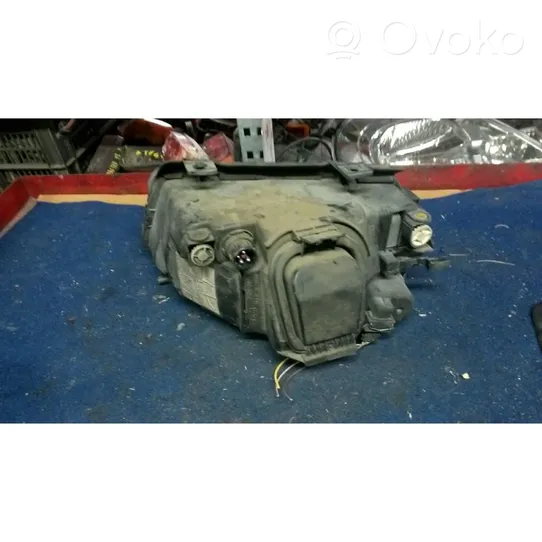 Audi A4 S4 B5 8D Lampa przednia 