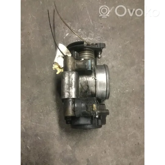 Audi A4 S4 B5 8D Valvola corpo farfallato 