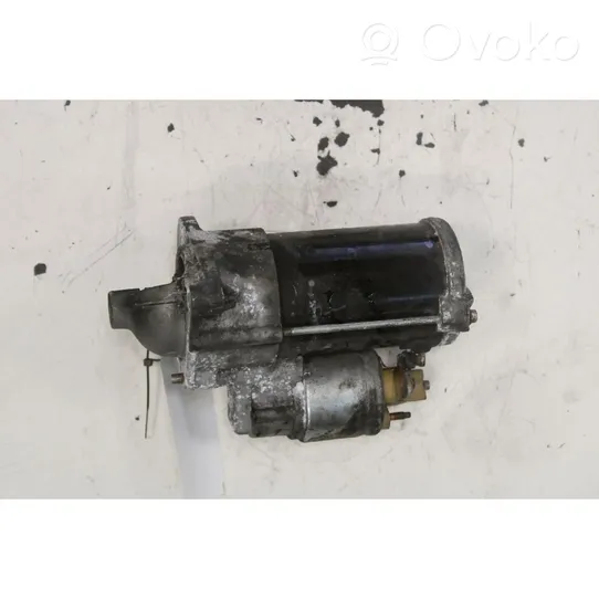 Dacia Duster Starter motor 