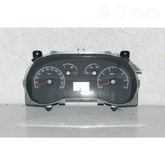 Opel Combo D Compteur de vitesse tableau de bord 