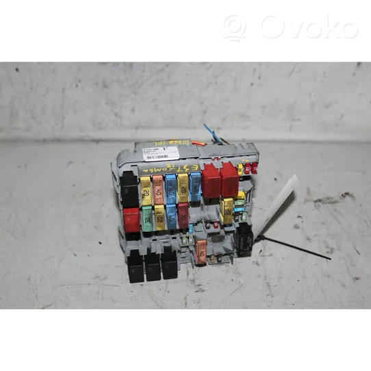 Opel Combo D Module de fusibles 