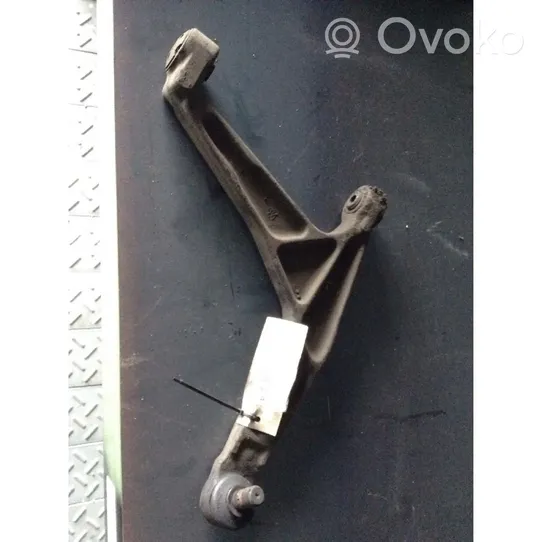 Peugeot 205 Triangle bras de suspension inférieur avant 