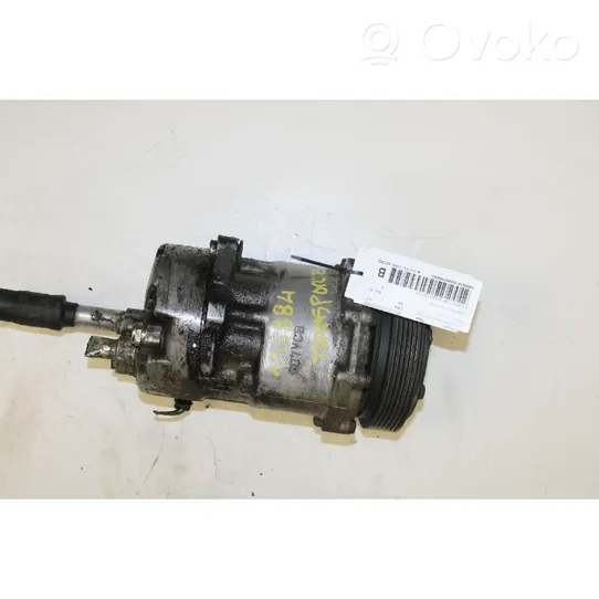 Volkswagen Transporter - Caravelle T4 Air conditioning (A/C) compressor (pump) 