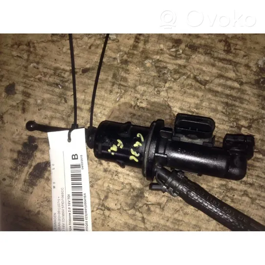 Volkswagen Touran I Clutch master cylinder 