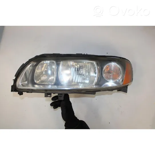 Volvo XC70 Lampa przednia 