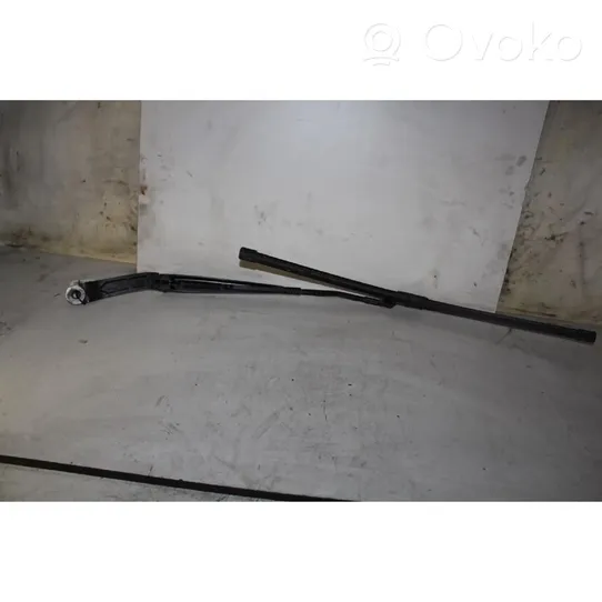 Fiat 500X Front wiper blade arm 