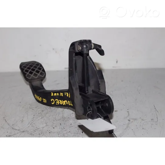 Volkswagen Touareg I Clutch pedal 