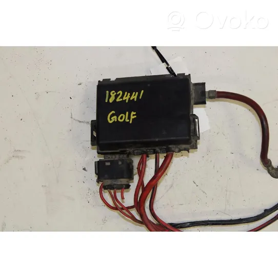 Volkswagen Golf IV Fuse module 