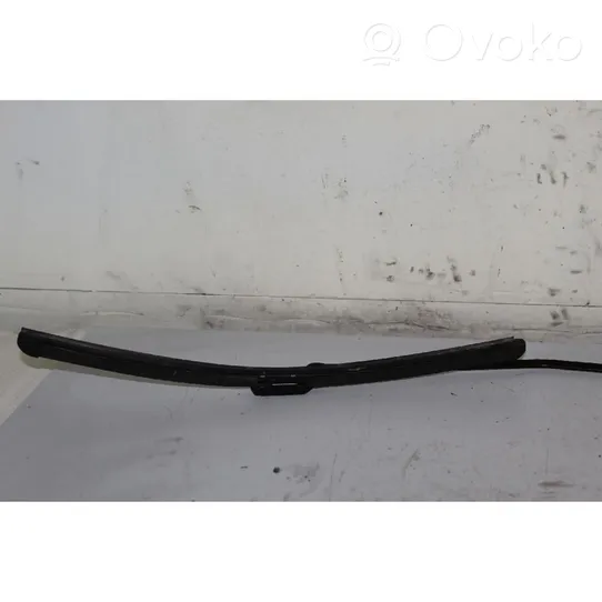 Alfa Romeo Giulietta Front wiper blade arm 