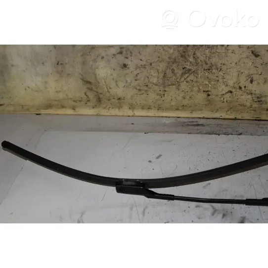 Volvo S40 Front wiper blade arm 