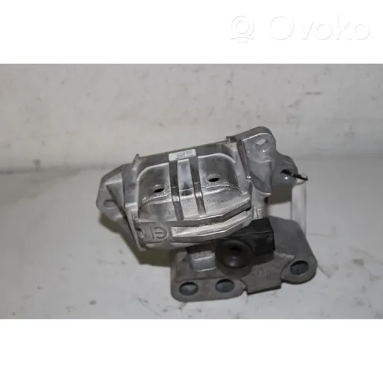 Fiat 500X Engine mount bracket 