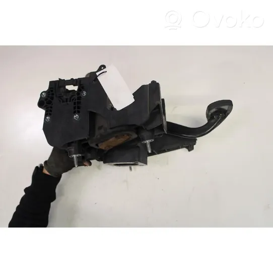 Opel Insignia A Brake pedal 