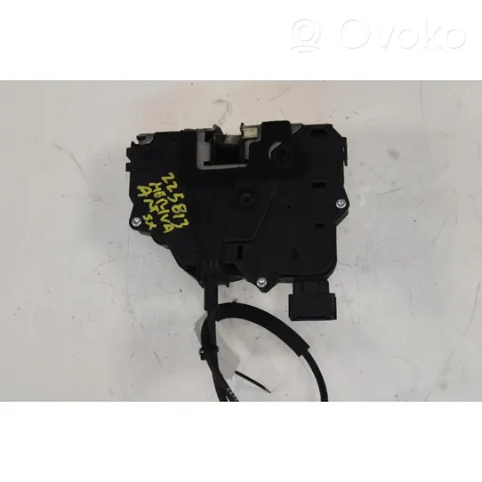 Opel Meriva B Front door lock 