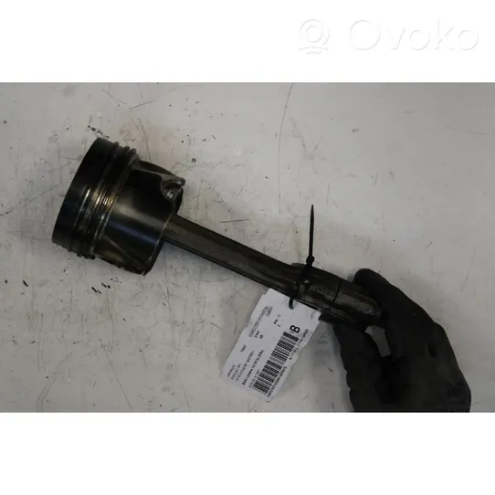 Volkswagen Polo V 6R Piston with connecting rod 