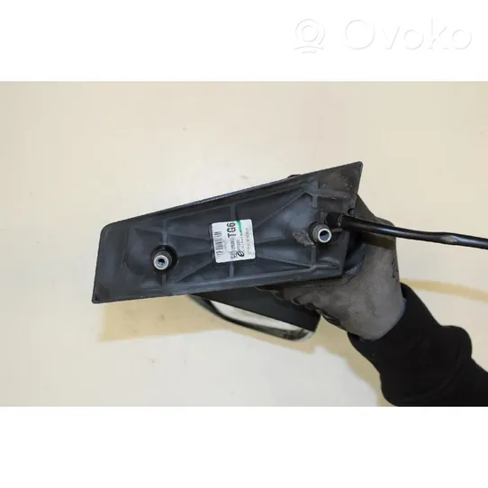 Opel Zafira B Front door electric wing mirror 