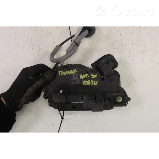 Volkswagen Touran III Front door lock 