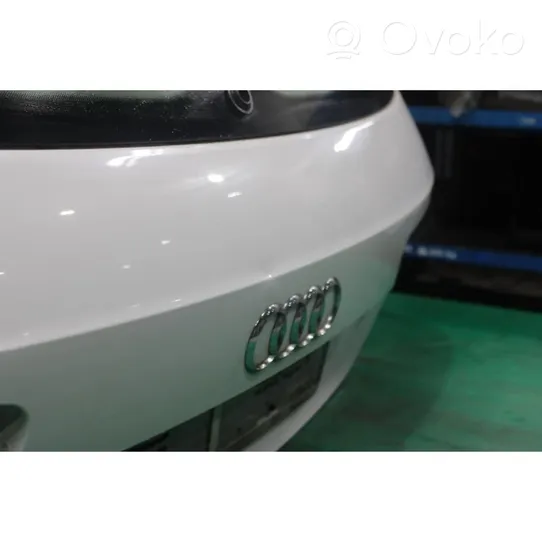 Audi A3 S3 8V Takaluukun/tavaratilan kansi 