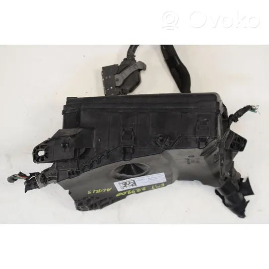 Toyota Auris E180 Module de fusibles 