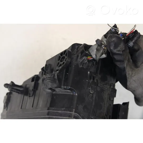 Toyota Auris E180 Module de fusibles 