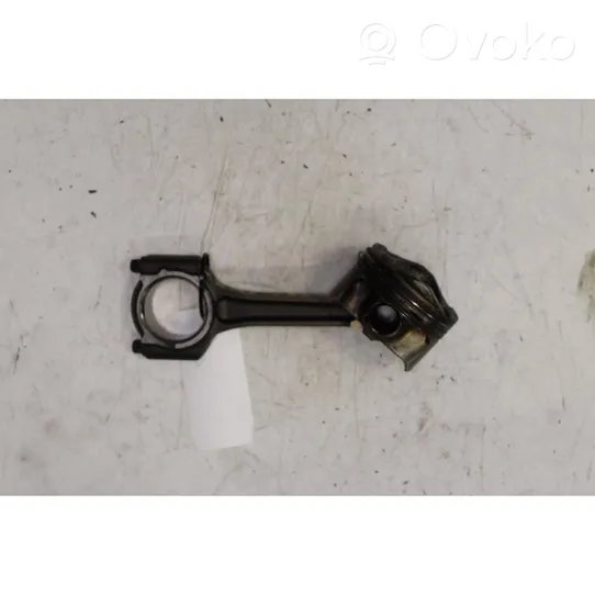 Ford Ecosport Piston with connecting rod 