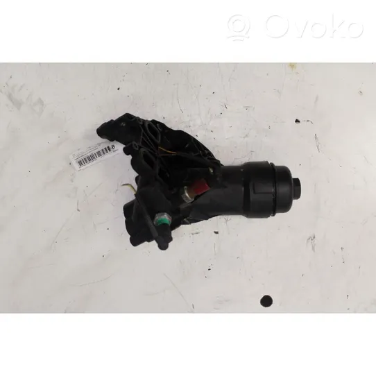 Audi A4 S4 B8 8K Supporto di montaggio del filtro dell’olio 