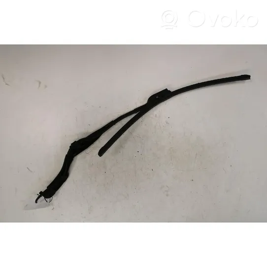 Volvo XC40 Front wiper blade arm 