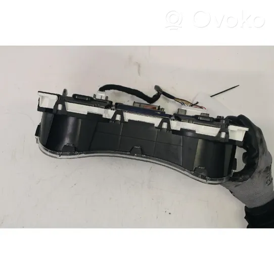 Nissan Qashqai Speedometer (instrument cluster) 