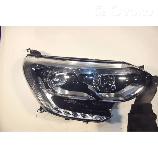 Renault Megane IV Lampa przednia 