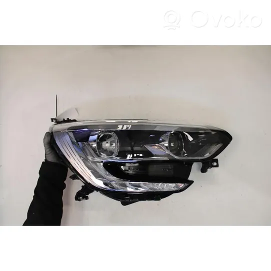 Renault Megane IV Lampa przednia 