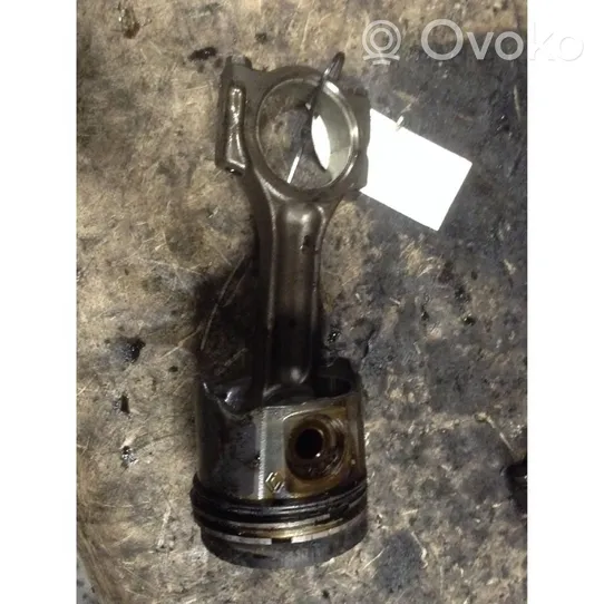 Volvo S40, V40 Piston avec bielle 