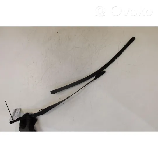 Dacia Sandero Front wiper blade arm 