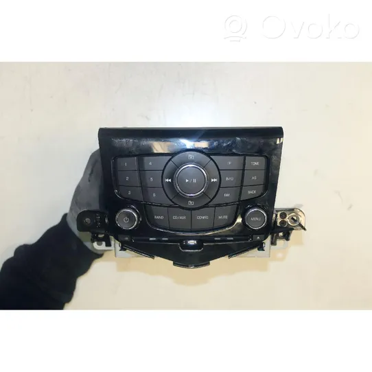 Chevrolet Cruze Radio / CD-Player / DVD-Player / Navigation 