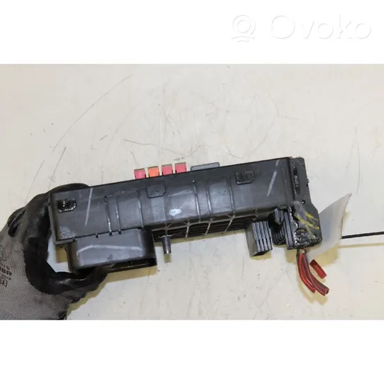 Volkswagen Jetta V Module de fusibles 1K0937125A