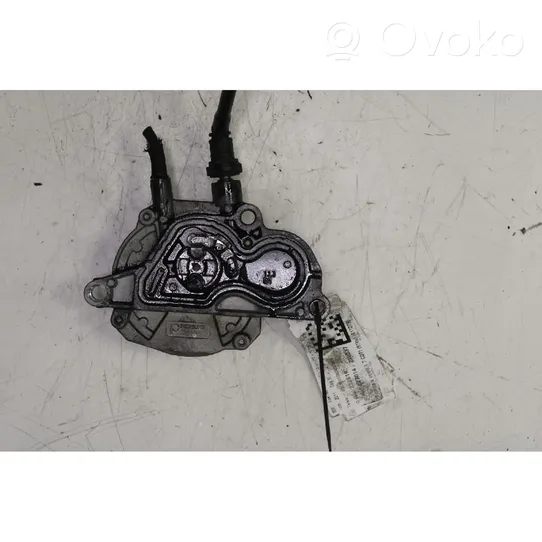 Opel Astra J Vacuum pump 