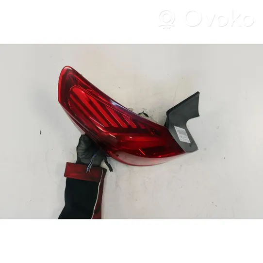 Opel Astra J Lampa tylna 