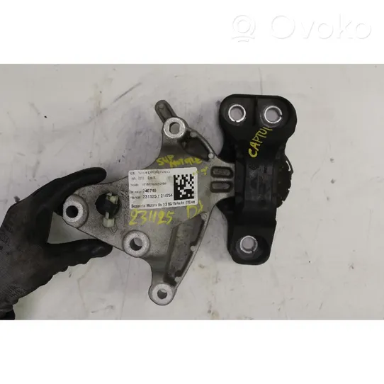 Renault Captur Engine mount bracket 