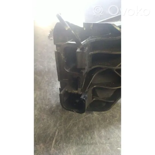 Volkswagen Jetta V Accelerator throttle pedal 