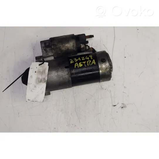 Opel Astra J Starter motor 